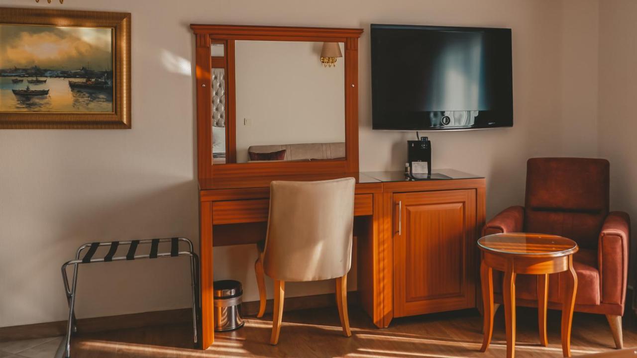 Premier Vista Hotel Силиври Екстериор снимка